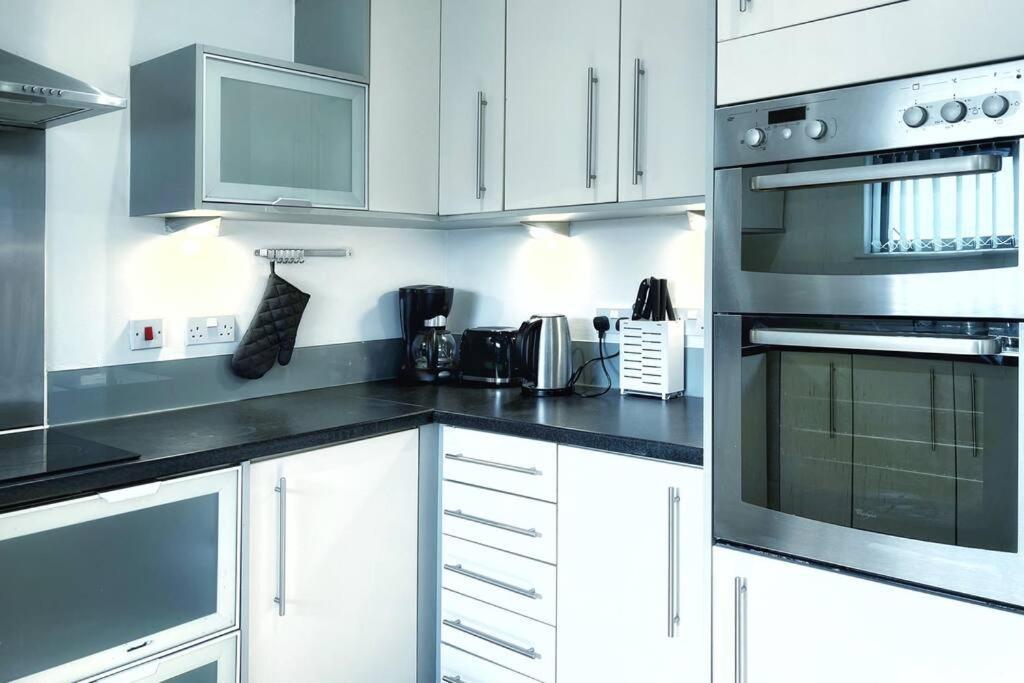 Apartmán New Luxurious And Business Apt Swansea Exteriér fotografie